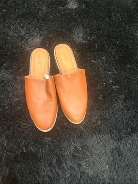 Universal Thread Women's Cognac Slip-On Mules